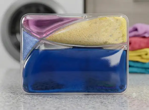 Multi chamber laundry pods with Dual Powders Technologies